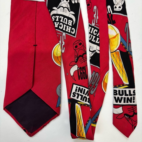 Rm Style Chicago Bulls NBA Red Silk Neck Tie 3 Peat Champions Vintage 1993 USA - Picture 12 of 14